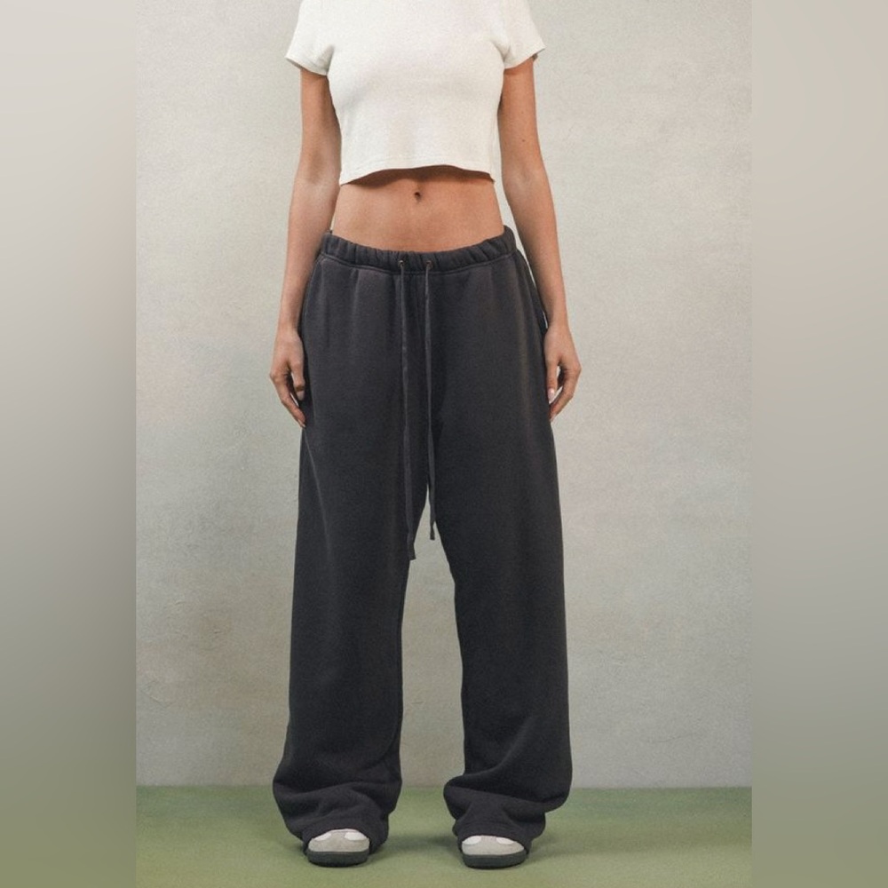 ELWOOD CORE STRAIGHT LEG SWEATS
